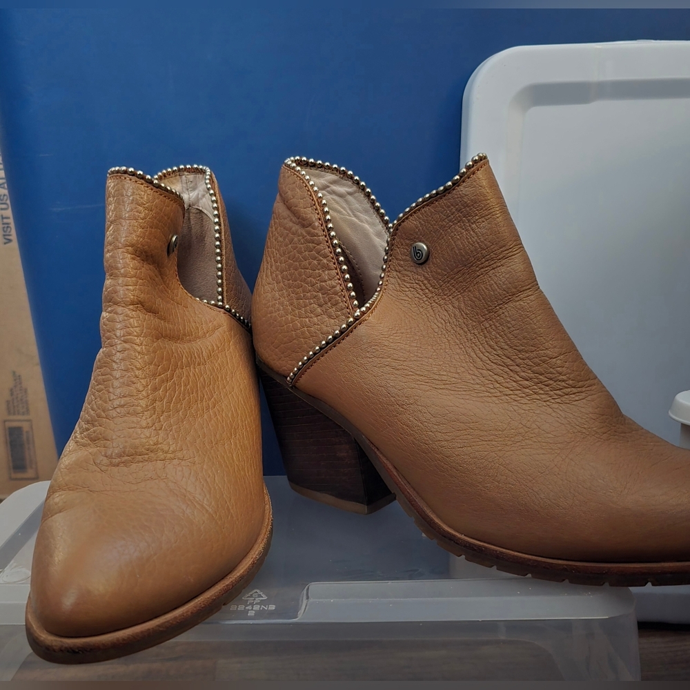 Buffalo Miel Cana Tan Ankle Boots with Studded Detail - Picture 2 of 5